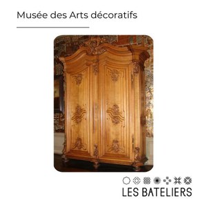 Garde-robe namuroise de transition Louis XV-XVI