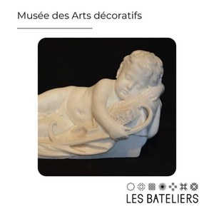 Enfant endormi, arc et carquois