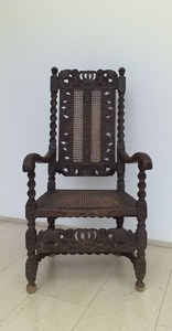  Fauteuil Henri II, Don de Sadeleer en mémoire de Gabriel de Sadeleer 