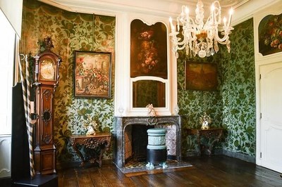  Salle aux toiles fleuries 