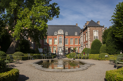  Façade arrière et jardin après restauration 