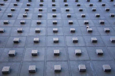  Sculpture d'Isaac Cordal aux Bateliers (2) 