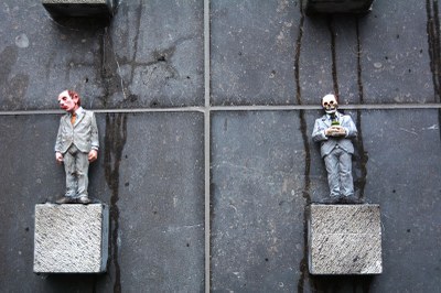  Sculptures d'Isaac Cordal aux Bateliers 