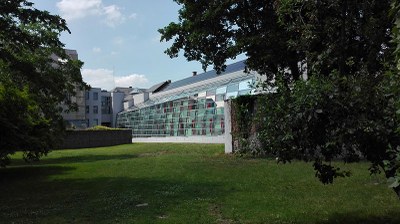  Verrière de Jean Gilbert - Vue du Jardin des Poètes 