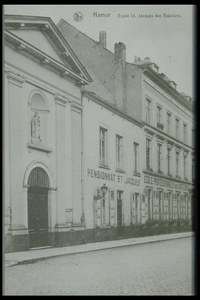  Façade de l'école des Bateliers 